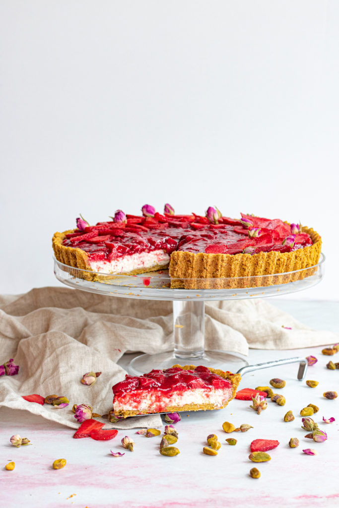 Rose strawberry cheesecake tart by Sisters Sans Gluten