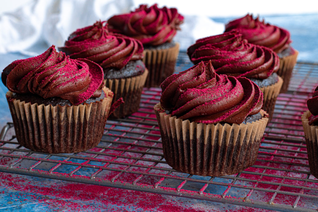 Gluten free chocolate raspberry cupcakes by Sisters Sans Gluten