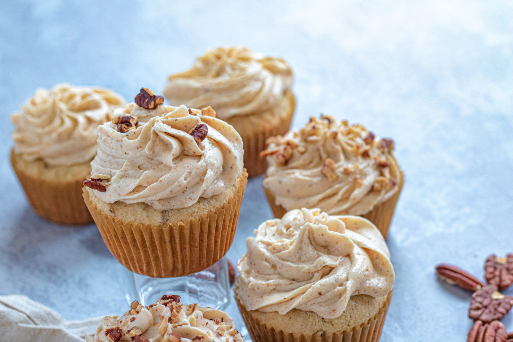 gluten free butter pecan cupcakes by Sisters Sans Gluten