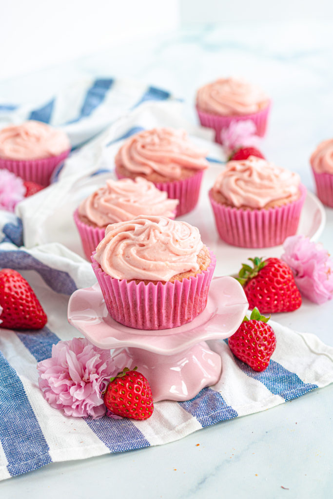 gluten free strawberry rhubarb cupcakes by Sisters Sans Gluten