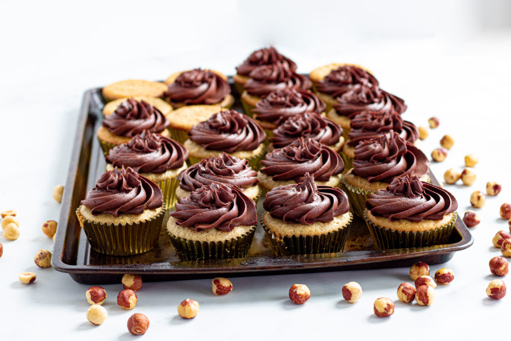 gluten free chocolate hazelnut cupcakes by Sisters Sans Gluten