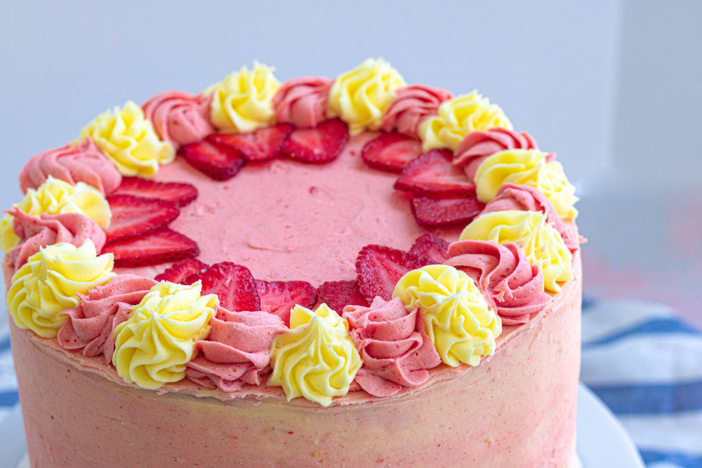 gluten free strawberry lemonade cake by Sisters Sans Gluten