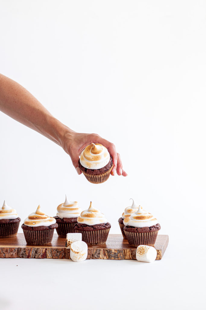 gluten free s'mores cupcakes by Sisters Sans Gluten