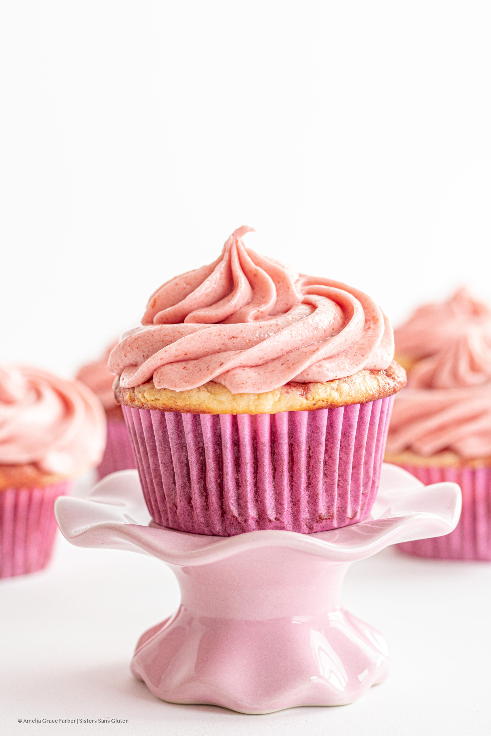 Gluten Free Guava Cheesecake Cupcakes - Sisters Sans Gluten