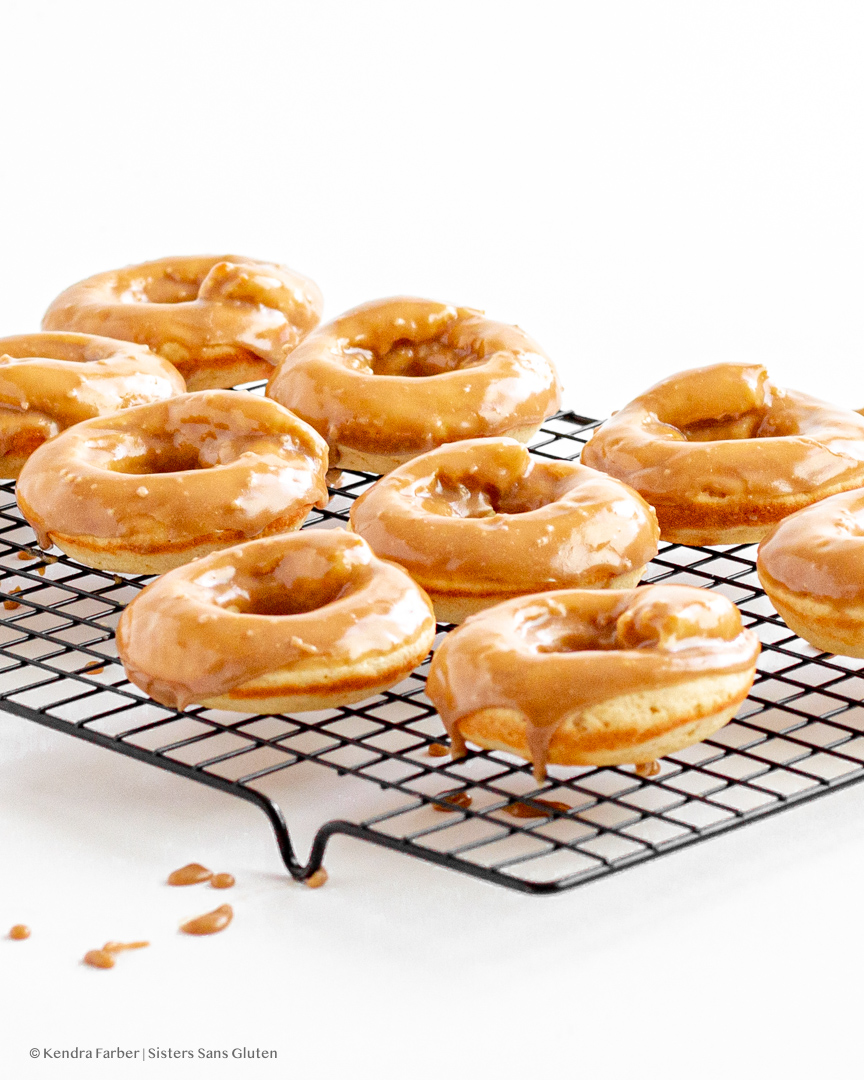 Gluten Free Maple Glazed Donuts - Sisters Sans Gluten